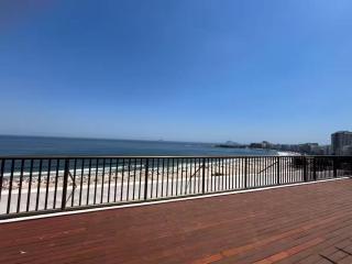 Pé na Areia: Amplo e Reformado na Praia de Copa - 8