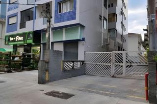 Moderno Apto no Gonzaga a UMA quadra da Praia - 2