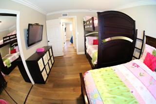Snazzy 6 Bedroom 3 bath pool home 1/2 mile walk to Disney - Anaheim - 5