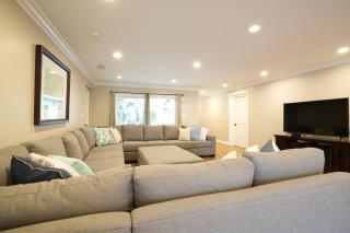 Upscale 6 Bed, 5 Ba, New Pool W/Jacuzzi, 1/2 Mile Walk to Disney - Anaheim - 3