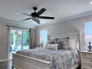 Fabulous 6 bedroom (3 master suites), 4 bath pool w/Jacuzzi home - Orange - 4