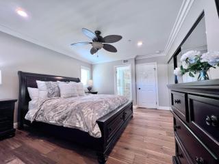 Snazzy 6 Bedroom 3 bath pool home 1/2 mile walk to Disney - Anaheim - 3