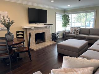 Awesome 4 Bedroom, 3 1/2 Bath Home 1/2 Mile Walk To Disney - Anaheim - 6