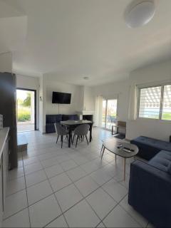 VK Beach House - 9
