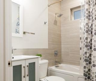 Spacious 3BR3BA for 8 King Bed Full Kitchen - 5