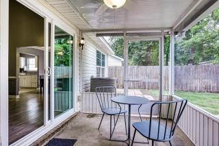 Near Hospital and Downtown- Lodging on Leghorn - Savannah - 1