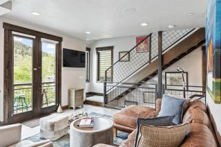 Dual Unit Mountain Retreat, 4BR, Prime Location, Sleeps 10, Historic Charm & Modern Luxury, Steps to Main St! - Park City - 8