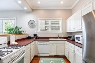 Historic Charm, 2BR, Sleeps 6, Minutes to Ski Resorts, Fully Equipped Kitchen, Free Transit - Park City - 8