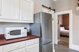 Historic Charm, 2BR, Sleeps 6, Minutes to Ski Resorts, Fully Equipped Kitchen, Free Transit - Park City - 3