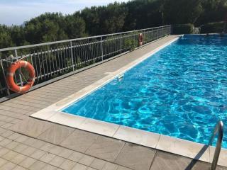 Giardino, Piscina e Posto Auto - Relax con Vista Mare - Bergeggi - 1