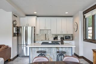 Gorgeous Views for 4, 5 Min to Base, Full Kitchen, 2 Beautiful Patios, Restaurants Nearby - 7