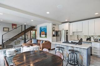 Gorgeous Views for 4, 5 Min to Base, Full Kitchen, 2 Beautiful Patios, Restaurants Nearby - Park City - 2