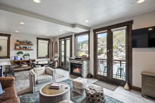 Gorgeous Views for 4, 5 Min to Base, Full Kitchen, 2 Beautiful Patios, Restaurants Nearby - Park City - 1