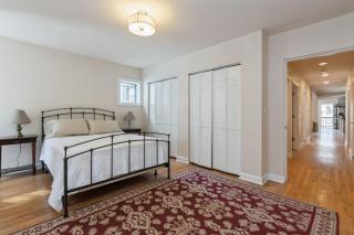 Wrigleyville Home away from Home! 5 mins from downtown! steps from Lake!! Cozy! - Chicago - 7