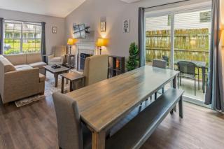 Near Downtown, Parks, Dining! Laid-Back on Leghorn - Savannah - 9