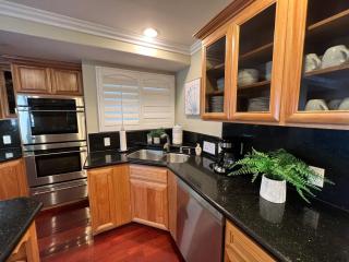 Amazing Large Family Home w/Pool, 1 Mile to Disney - Anaheim - 9