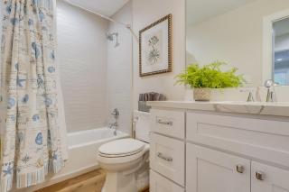 Gorgeous Upgraded 5 Bedroom & 4 Bath Home with Jacuzzi - 7