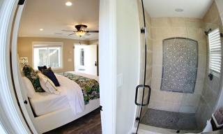 Swanky 5 bedroom 45 bath home (3 Master Suites) - Anaheim - 8