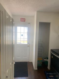 Basement Appartment - Edmonton - 4