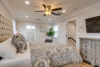 Gorgeous Upgraded 5 Bedroom & 4 Bath Home with Jacuzzi - Orange - 2