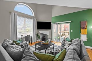 West End Whimsy | JZ Vacation Rentals - Tower Grove - 1