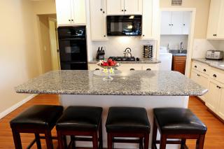 Anaheim California, Beautiful Pool Home, Short Walk to Disney - Anaheim - 1