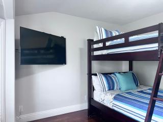 Fantastic 5 Bedroom 4 bath home with new Pool & Jacuzzi - Anaheim - 7