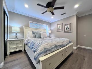 Stunning 8 bedroom 6 bathroom Pool Home - Anaheim - 3