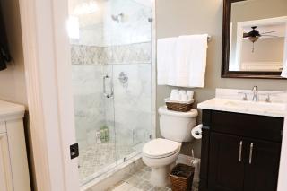 Stunning 8 bedroom 6 bathroom Pool Home - Anaheim - 1