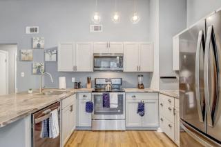 Near Dining & Downtown- Moon River District Digs - Savannah - 8