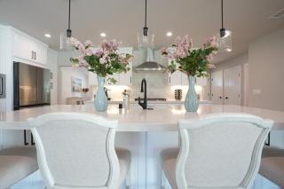 4 bedroom, 2 bathrooms - 2