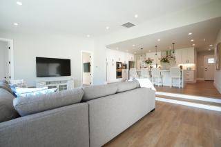 4 bedroom, 2 bathrooms - Orange - 1