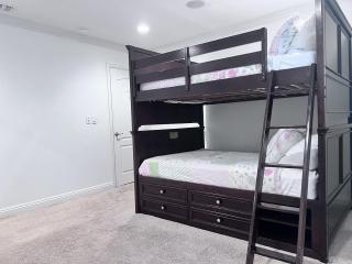 Amazing Large Family Home w/Pool, 1 Mile to Disney - Anaheim - 6