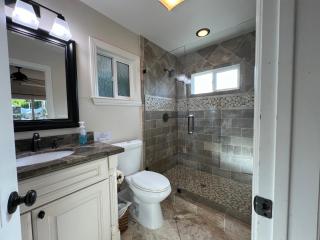 Fantastic 6 bedroom, 45 bath home (4 master Suites), pool home - Anaheim - 5