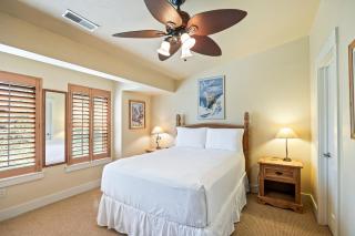 Iconic Location, Sleeps 11, Short drive to Ski and Bike Access, Private Hot Tub, View of Olympic Park - Park City - 6