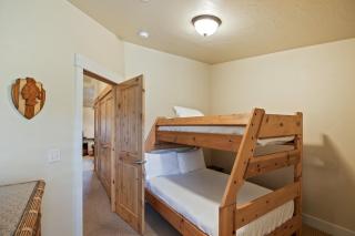 Iconic Location, Sleeps 11, Short drive to Ski and Bike Access, Private Hot Tub, View of Olympic Park - Park City - 5