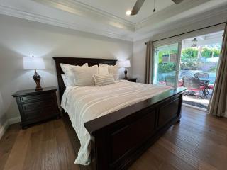 Fantastic 6 bedroom, 45 bath home (4 master Suites), pool home - Anaheim - 3