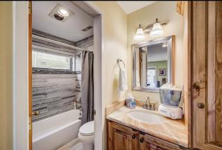 Serenity and Adventure Await, 3BR Condo near Deer Valley - 2