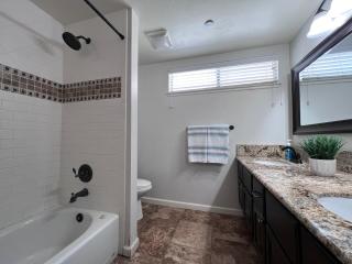 Large Family Pool Home 25 Miles To Disney w/3 King Beds!!! - Anaheim - 8
