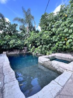 Amazing 5 bedroom, 1/2 Mile To Disneyland 1/4 mile to Anaheim Convention Ctr - Anaheim - 4