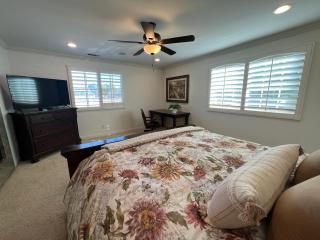Amazing Large Family Home w/Pool, 1 Mile to Disney - Anaheim - 1