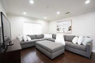 Sweet 4 bedroom, 3 bath plus Loft Bedroom, Pool Home - Anaheim - 8