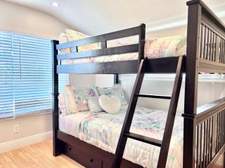 Cute 3 bedroom 2 bath home near Convention Center & Disney - Anaheim - 8