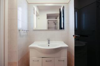 Spacious and functional with 2 bathrooms - Milan - 3
