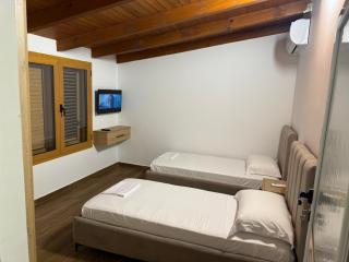 Kanaj Rooms and Apartments - Vlorë - 7