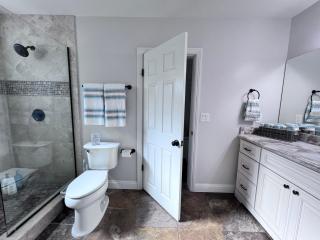 Stunning 5 Bedroom, 3 Bath Home 1/2 Mile Walk To Disney - Anaheim - 3