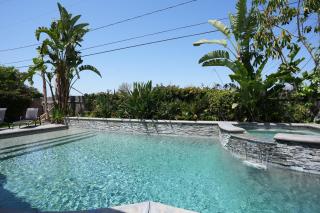 Sweet 4 bedroom, 3 bath plus Loft Bedroom, Pool Home - Anaheim - 1