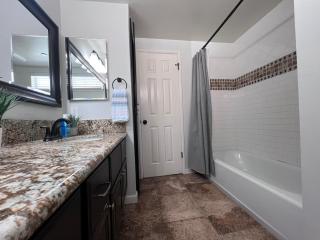 Large Family Pool Home 25 Miles To Disney w/3 King Beds!!! - Anaheim - 5