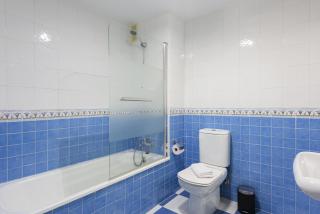 Stylish 2-Bed Apartment with Large Terrace & Pool - Marbella - 4
