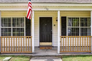 Fenced Yard w Pool! Laurelwood Lodging - Savannah - 3